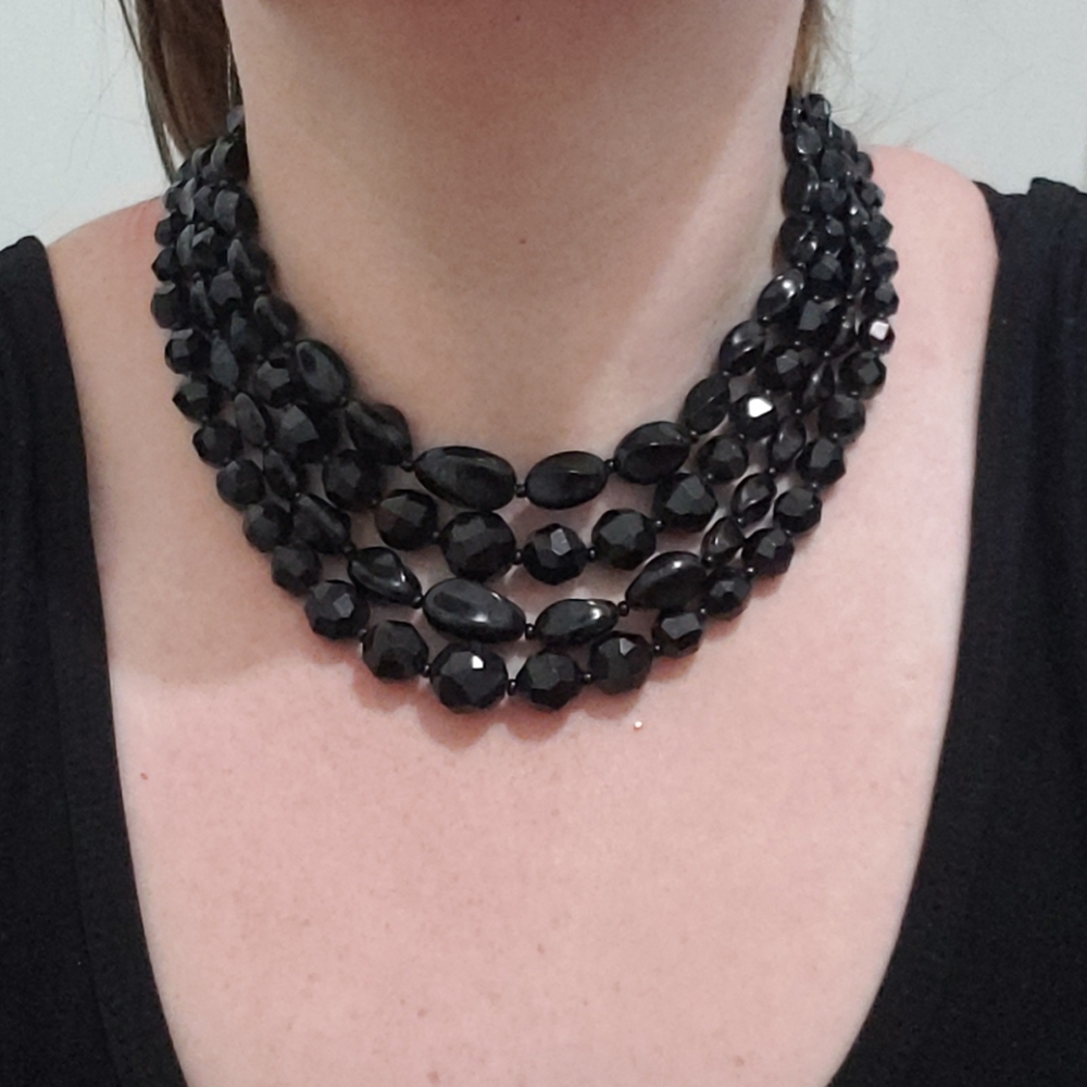 Lot of 2 vintage plastic costume jewelry necklaces